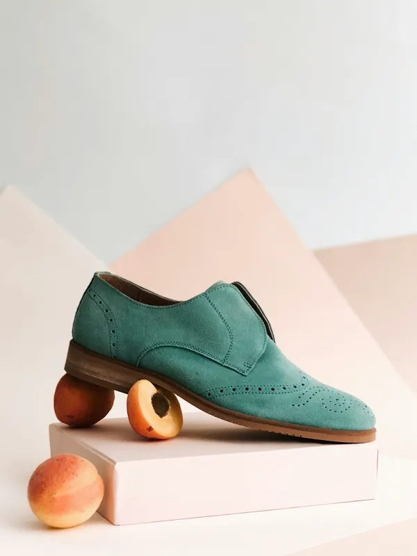 Suede shoe: original photo
